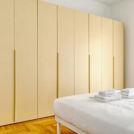 Just Urban - Bright New 2br In Center - M2 And M4 *