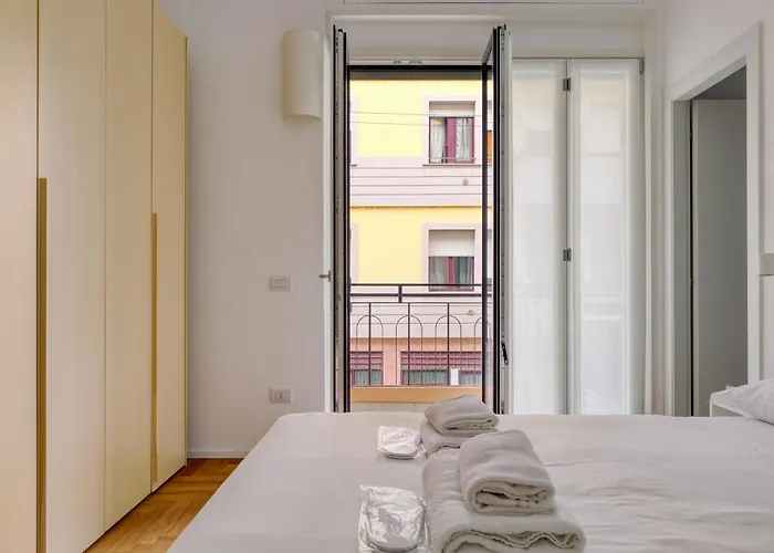Just Urban - Bright New 2br In Center - M2 And M4 Apartment Mailand